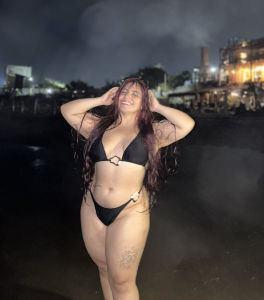 lanna__wilson On the beach Pic 2