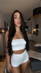 Ann_Passion Public Pic 5