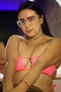 vicky_grey Pinky Pic 5