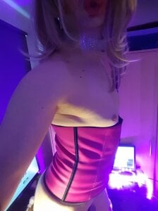 lucywilcox feeling pretty in pink Pic 6