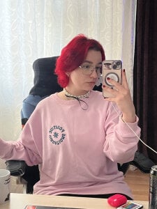 TheaBertch pink vibe Pic