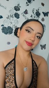 😘🤤 de emiily_curly  2 Imagens