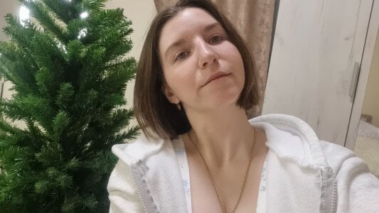 AnnalisaYeary I'm getting ready for Christmas with you Pic