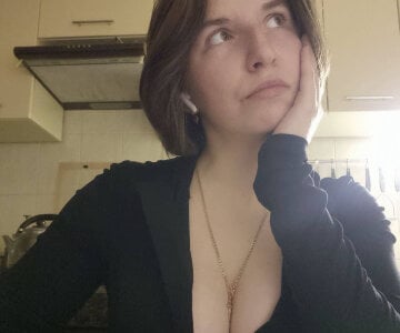 AnnalisaYeary Public Pic