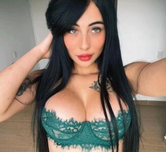 gatitaa777 grenn Pic