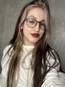 caramel_55's I love red lipstick in my lips Sex Photo 4