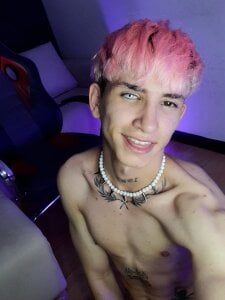 SebasFallon PINK HAIR AND TATTOO Pic 3