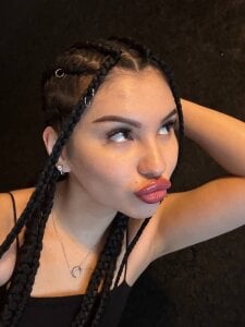 Brunete_Tease Public Bilde 5