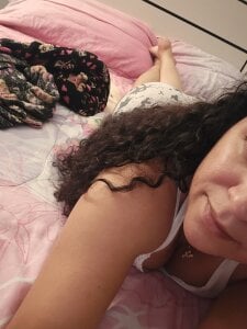 SoyBHP Sólita en mi habitación 😕🌹 Foto