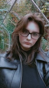 Helen_Gren Public Pic 4