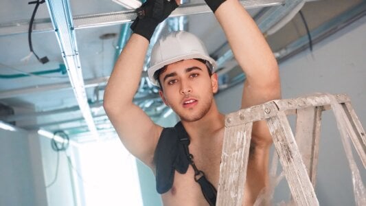 LuccaSantoro your favorite bricklayer Pic 8