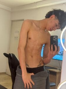 kaelwolf_tay Public Pic