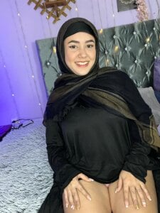 Sara-Yasin Public Pic 5