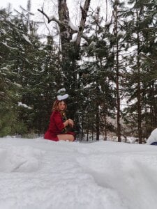 Miss_Elsa_ Winter photo shoot in the forest🎄#winter#forest#snow Pic 8