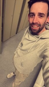 Istvan95のÉnの 4枚の写真