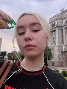 Emily__Bliss: Me💖 ( 4 фото)