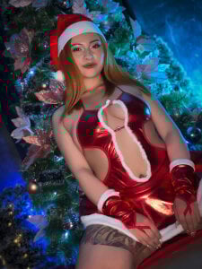 Emmily_Walker Christmas special 🌲 Pic 8