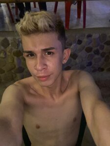 Juaan_Diick visiting my town Hình 2