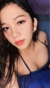 slut_clio Public Pic 4