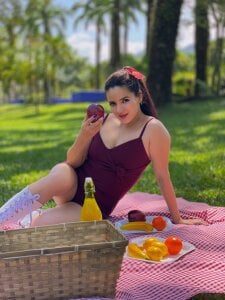 gaby_flow picnic day🦋 Pic 6