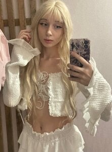 pinky_p1e Public Pic 3