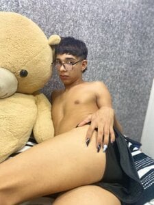 cute oy rich de edi_stwix18  3 photos