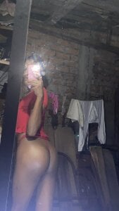 Riascosxxx 👀 Detrás de mí… empieza el deseo Pic 3