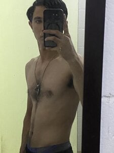 chris0318_ Public Pic 4