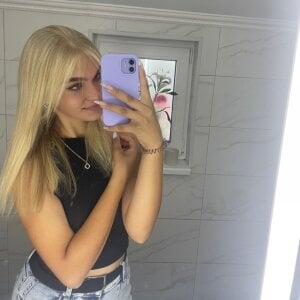 AlinaLiii Public Pic