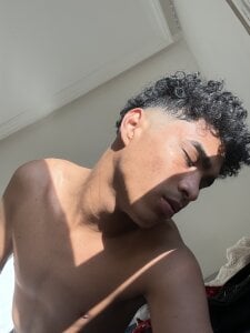 Ryan-hot Public Pic