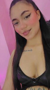 Zoe_Thompsonn_ Public Pic