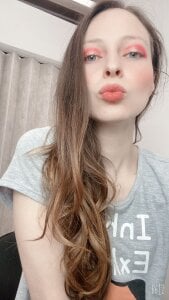 AmbeerWood_ “Don’t look too long… you might fall for me.” Hình 7