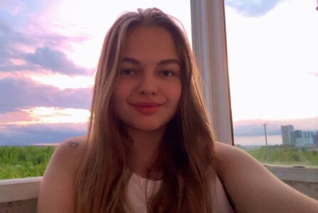 AraHarwick Public Pic 2