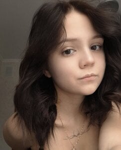 Tiny_Emmy Public Pic 3