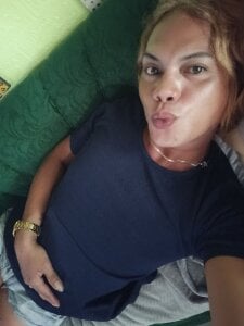 samanthaladyboy Public Pic 3