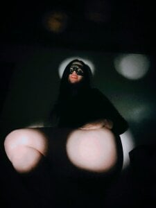 Mysterius_Woman Public Pic 2