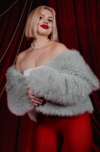 AmeliaWeells Christmas romance😎 Pic 6