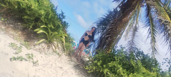 angela_nix sun, beach and sand... Collecting moments that taste like salt and sun ☀️🌊 รูป  3