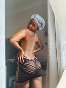 kaylababiieのkayla babiieの 3枚の写真