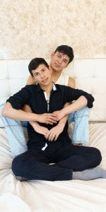 CoupleFire_ young latin couple Immagine  3