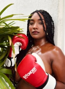 Coral_Lise Sexy black and strong Photo 5