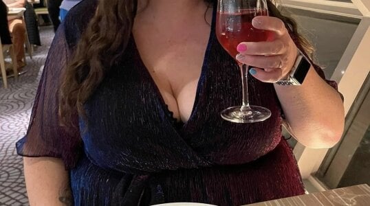 BustyBellaUK_42 Public Kuva 2