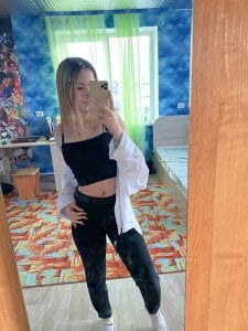 Lori_Blossom Public Pic 6