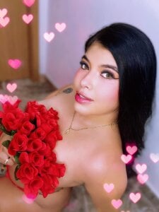 julieta_red2 Hearts, tempting skin and naughty intentions… This Valentine’s Day, I’m your fantasy 💋🔥 사진 2