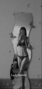 LadyPeanut Public Pic 4