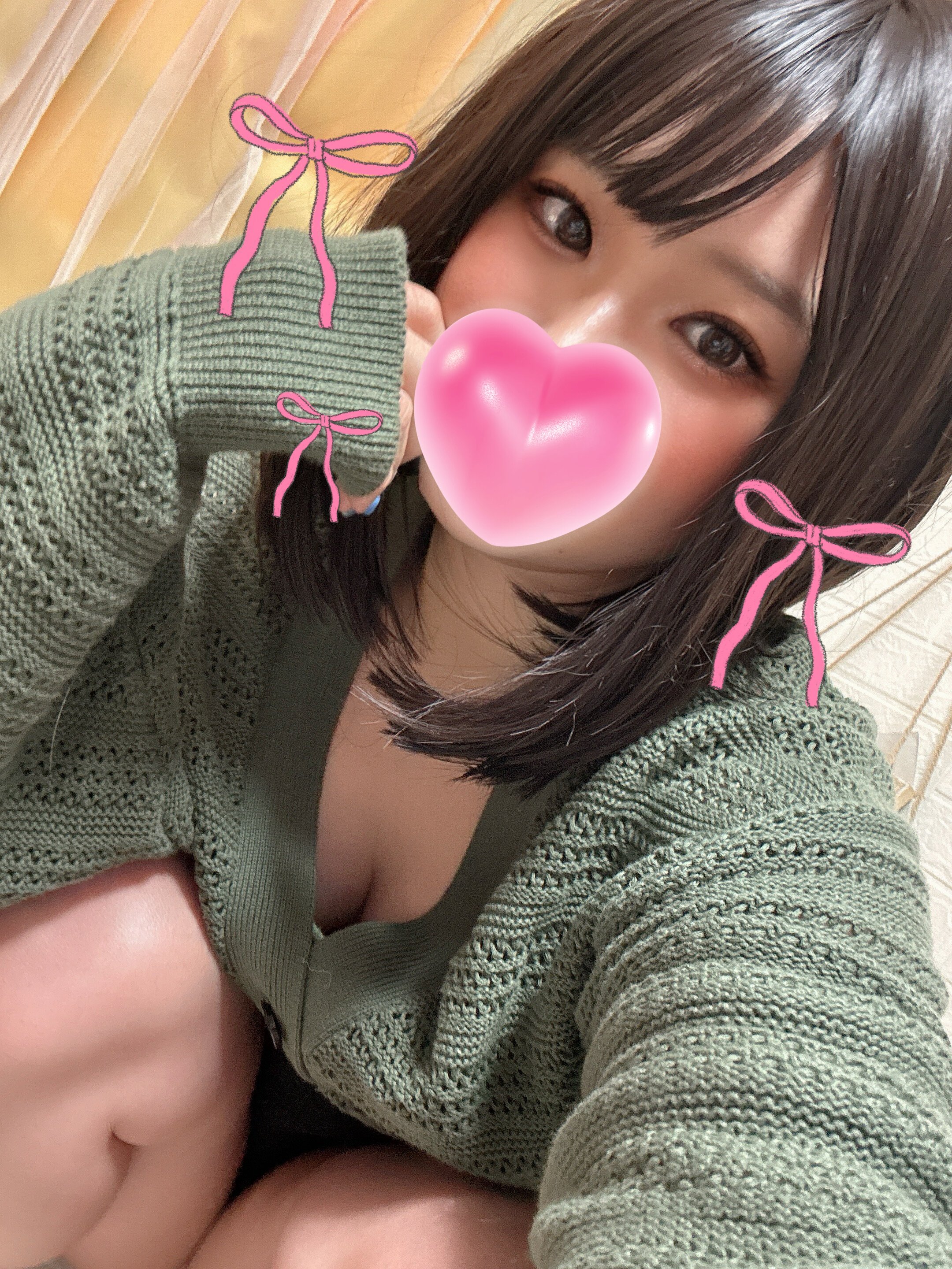 awabi_awb의 음부에 먹는 바지와 허벅지 코키가 시청자를 쾌락의 소용돌이에!