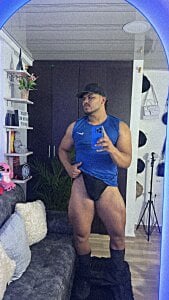 There will never be some legs as delicious as mine, enjoy them! od Camilo_caballero  3 snímek