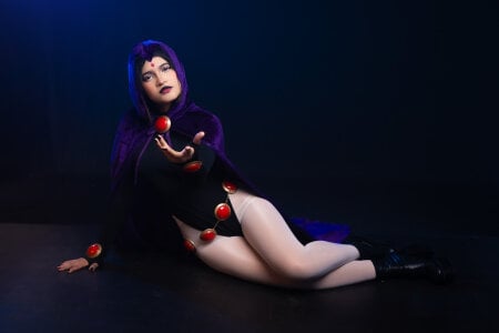 MaskedGirl_ SPOOKY SEASON 😈 Foto 4