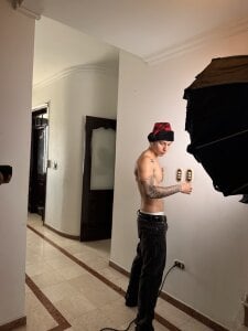 AsmodeoCoxchill in home Bild 7