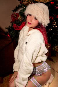 AnnyCherry_ happy holidays Pic 4